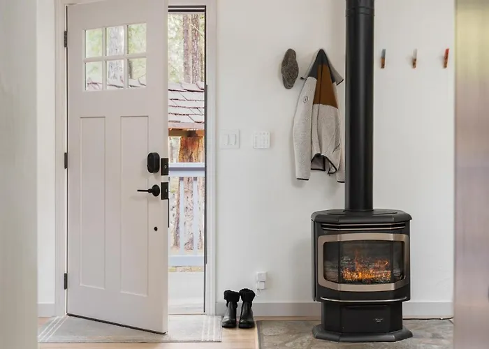 The Harold, Forested Retreat With Firepit